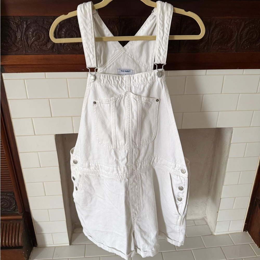 Old Navy White Garment